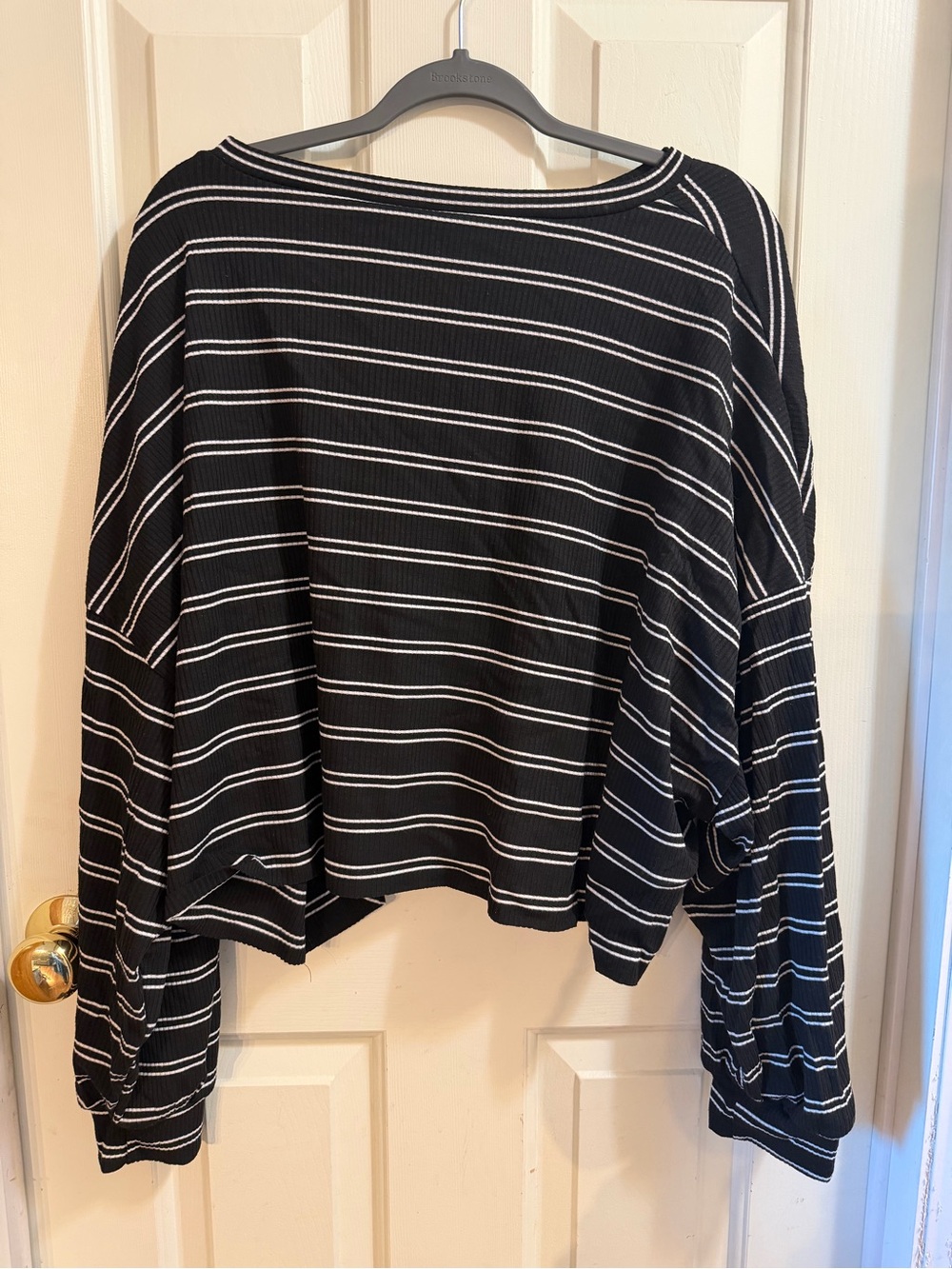 Black & White Striped Women's Long Sleeve Top